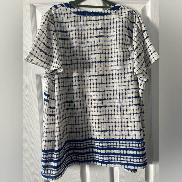 Rose & Olive Cream and Blue 2X Top - Picture 6 of 8